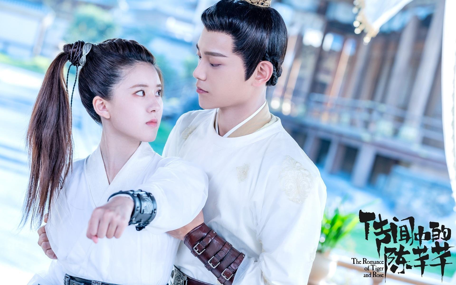 -“2025世界运动会：高新体育中心健力赛，选手挑战重量极限”