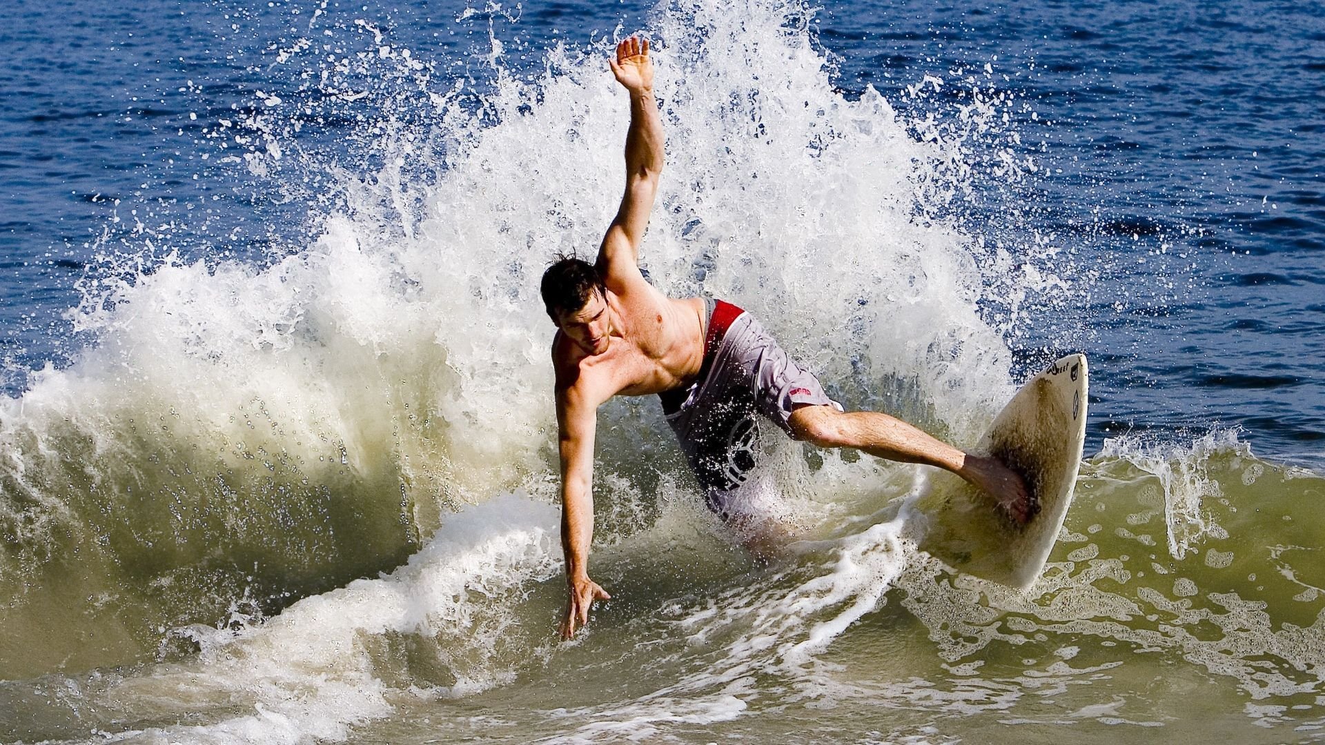 爱游戏登录入口-政策引导推动澳大利亚橄榄球持续发展，澳大利亚英式橄榄球联赛