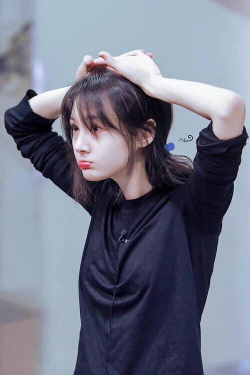 法国新星崭露头角，球队实现年轻化