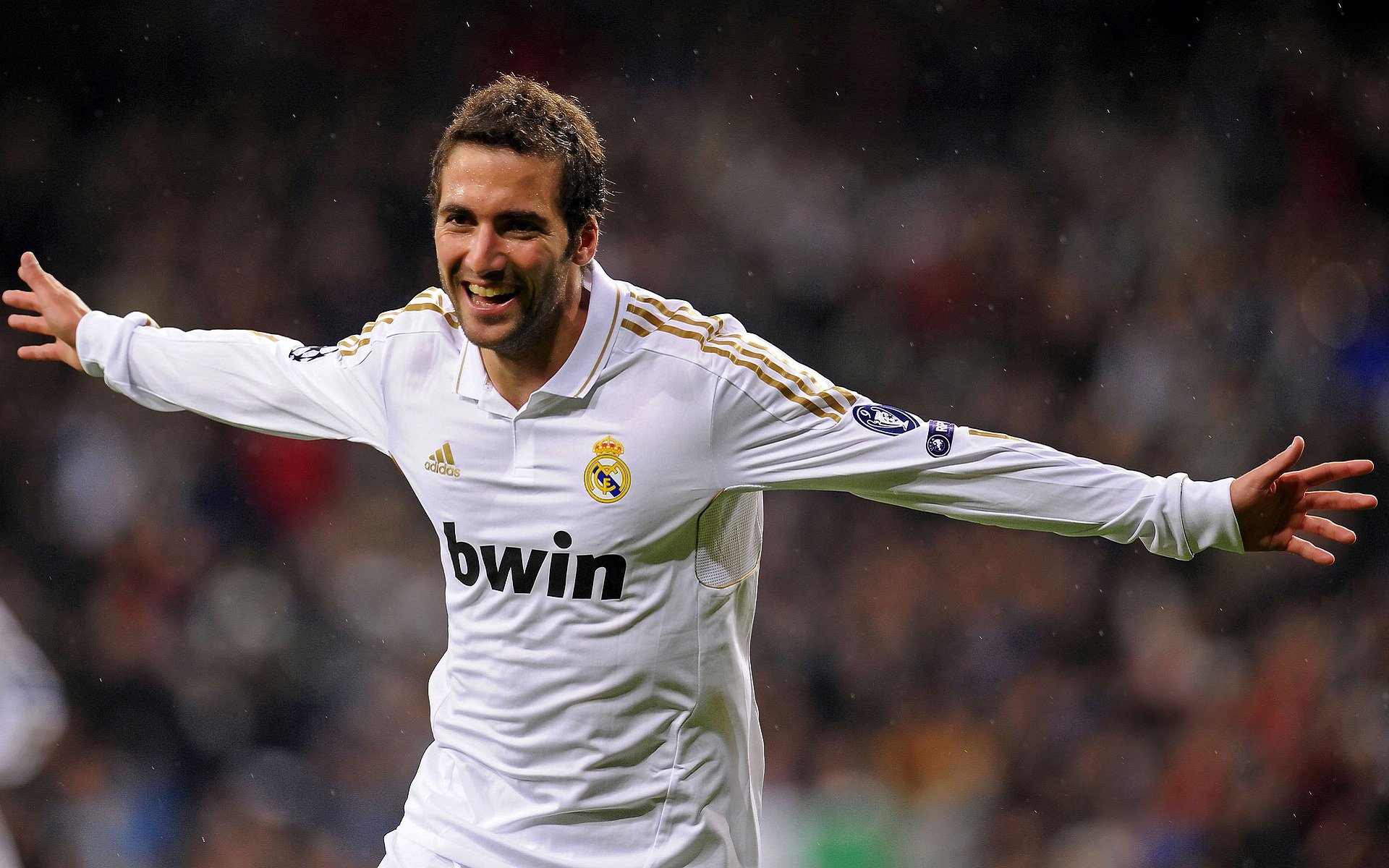 爱游戏体育-足球场馆绿色低碳转型政策开始执行，设计足球场如何节约城市空间